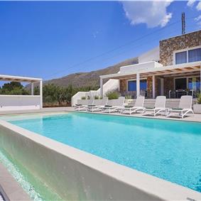 4 bedroom villa with pool, Castellammare del Golfo, sleeps 8-10